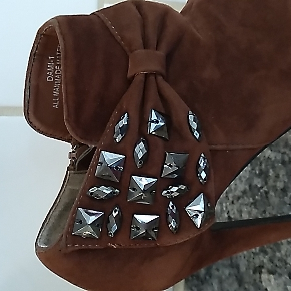 Rck Bella Brown Studded Bow Detail Heels. Size 7  So Cute!! - Picture 6 of 12